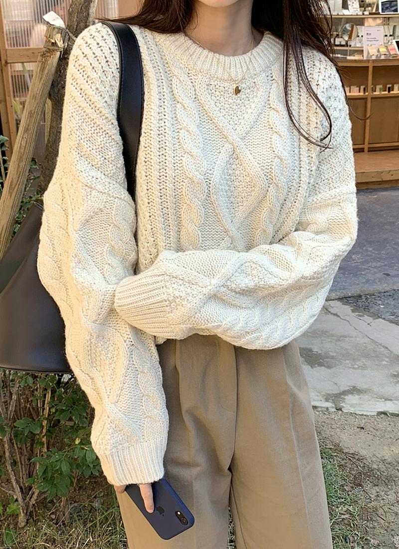 オーバーフィットケーブルニット