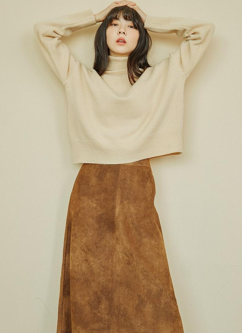 カシミヤ混ハイネックニット