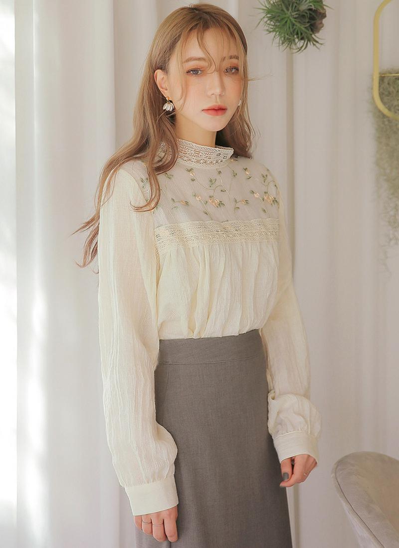 刺繍レースブラウス