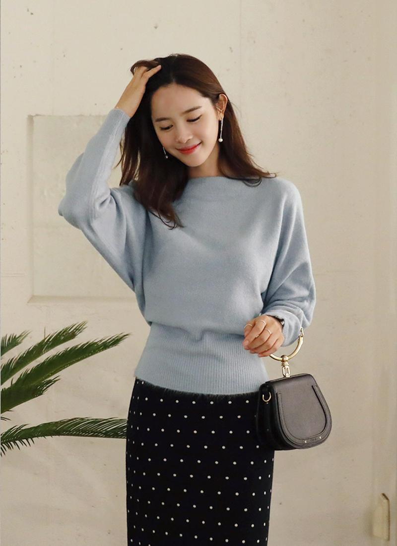 ボートネックドルマンスリーブニット