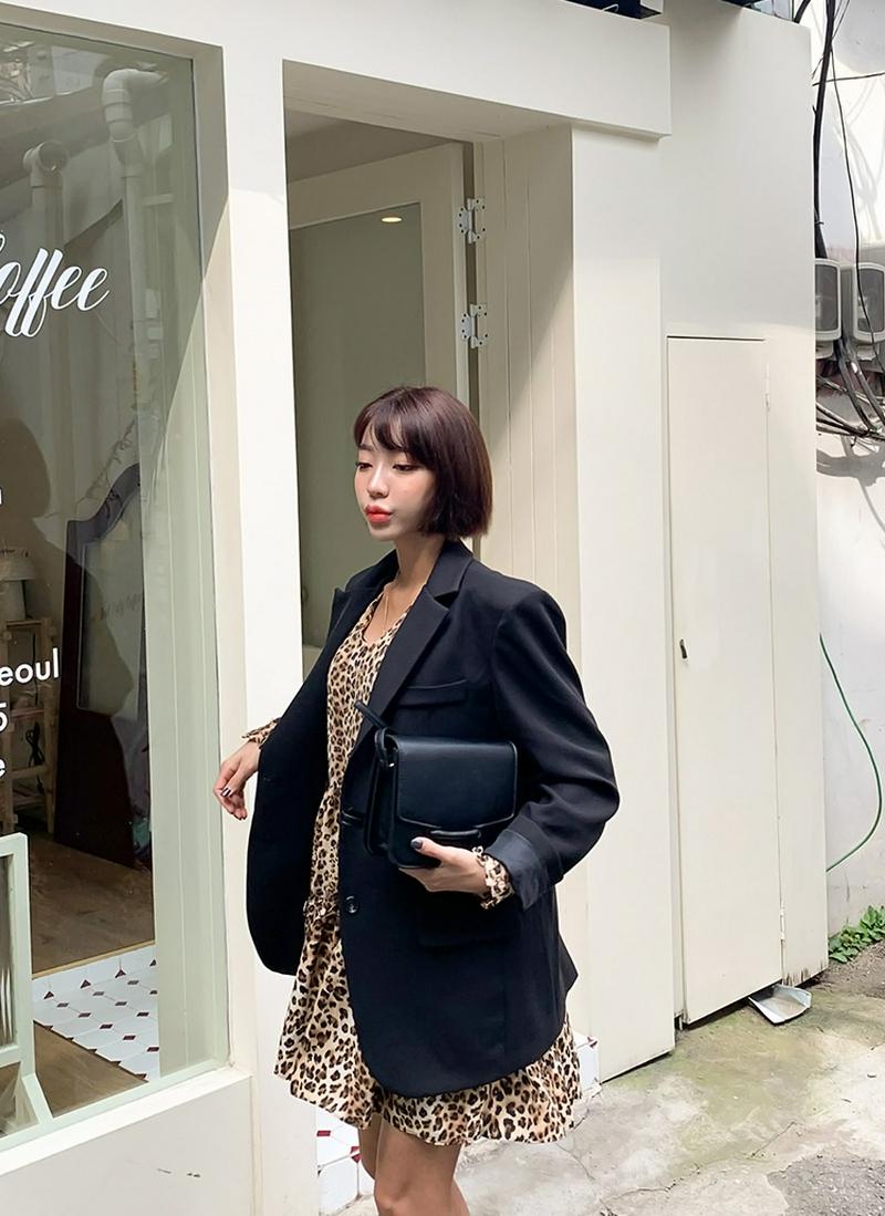 ストラップ付ミドルジャケット