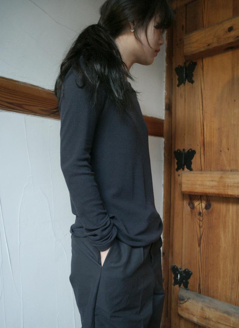 UネックリブTシャツ
