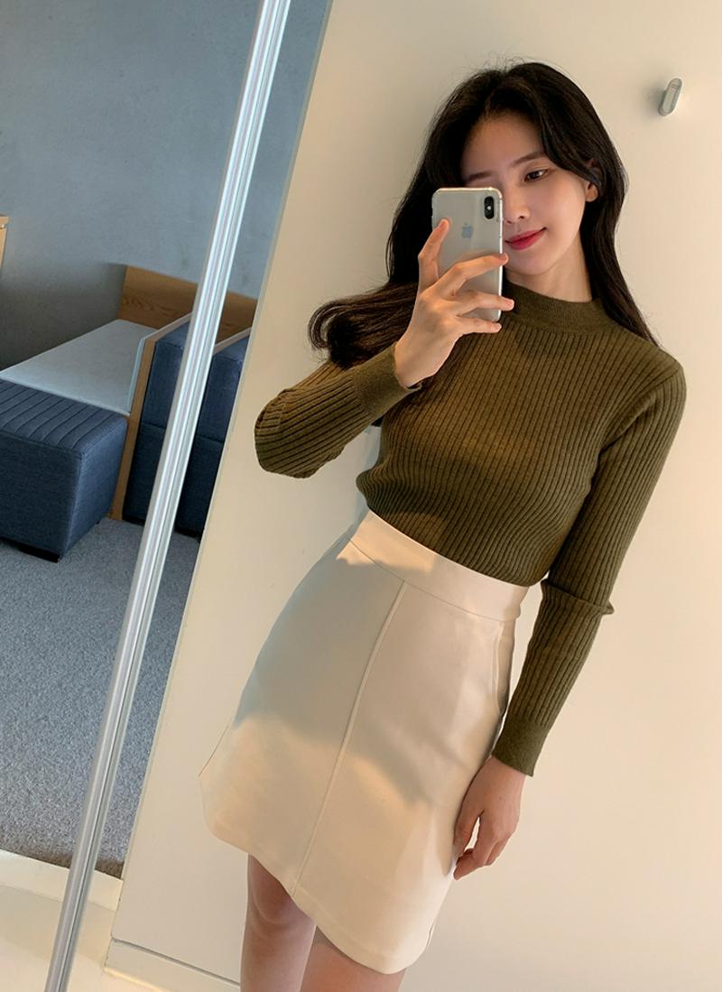 ハーフネックリブニット