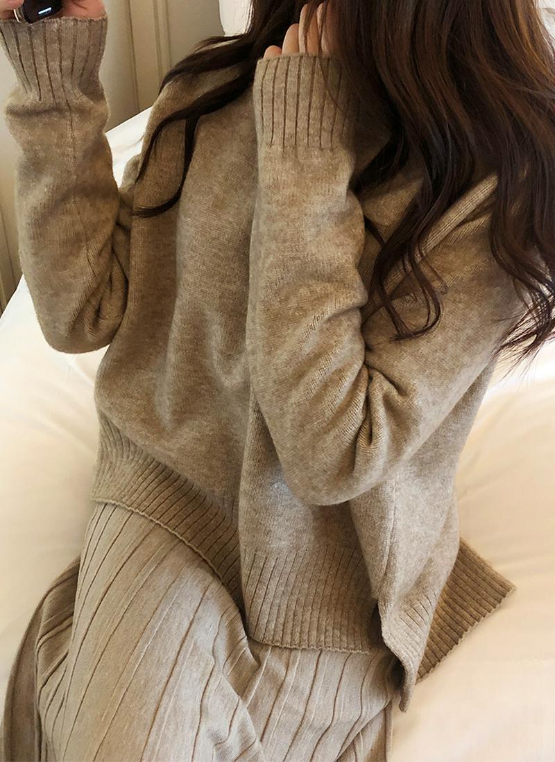 バックオープンウール混ニット