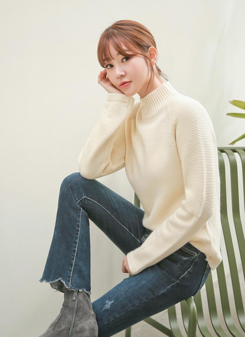 ハーフネックアクリル混ニット