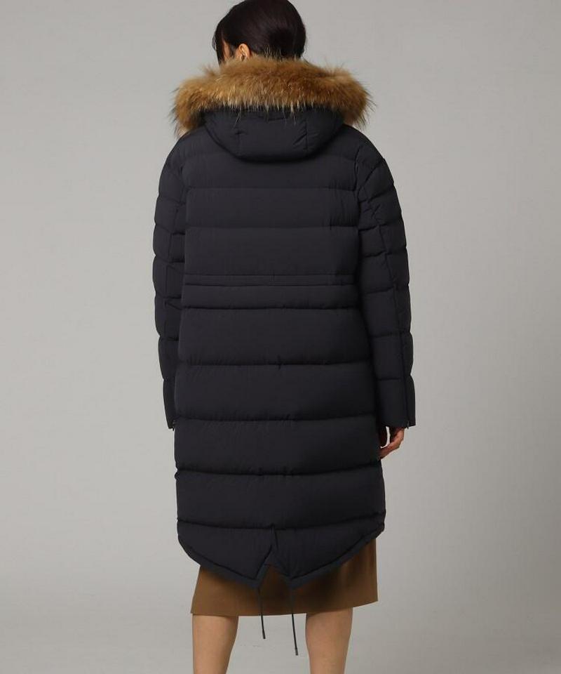 ヴィクトリアエアーストレッチダウンコート