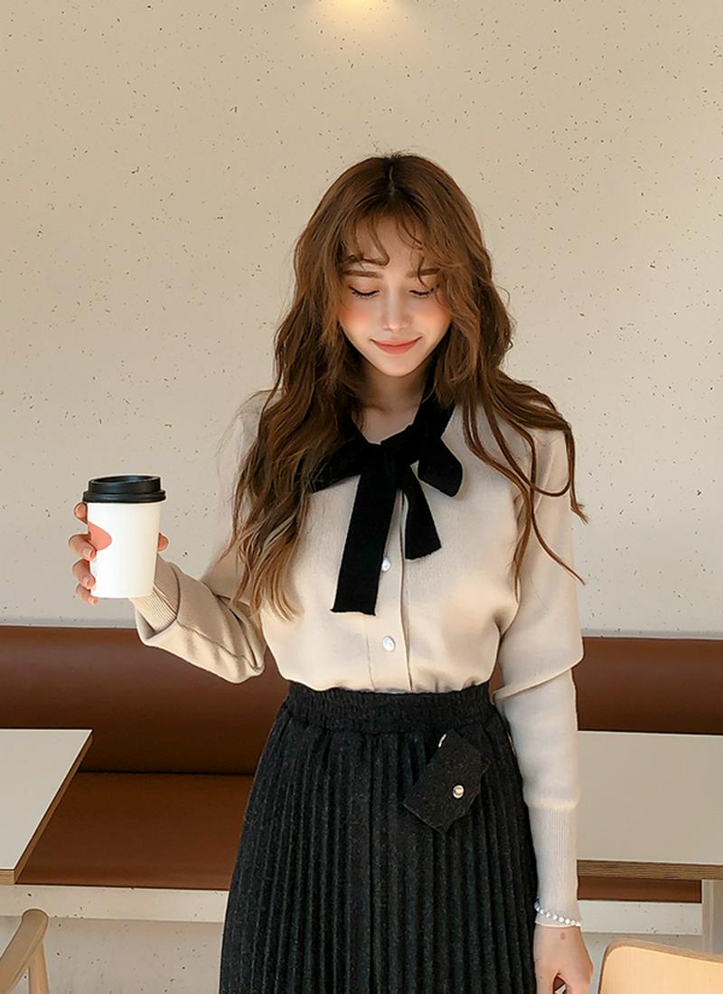 配色リボンネックニット