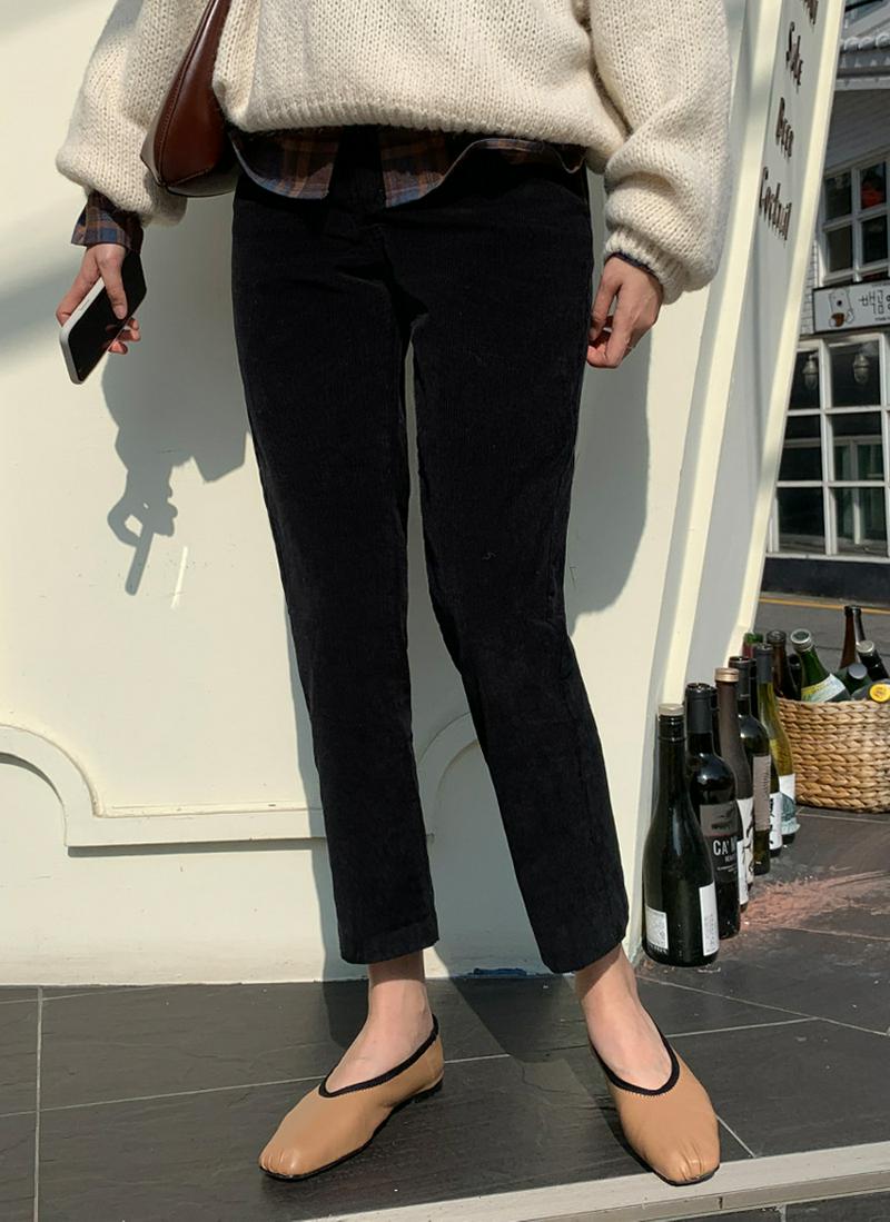 ストレートコーデュロイパンツ
