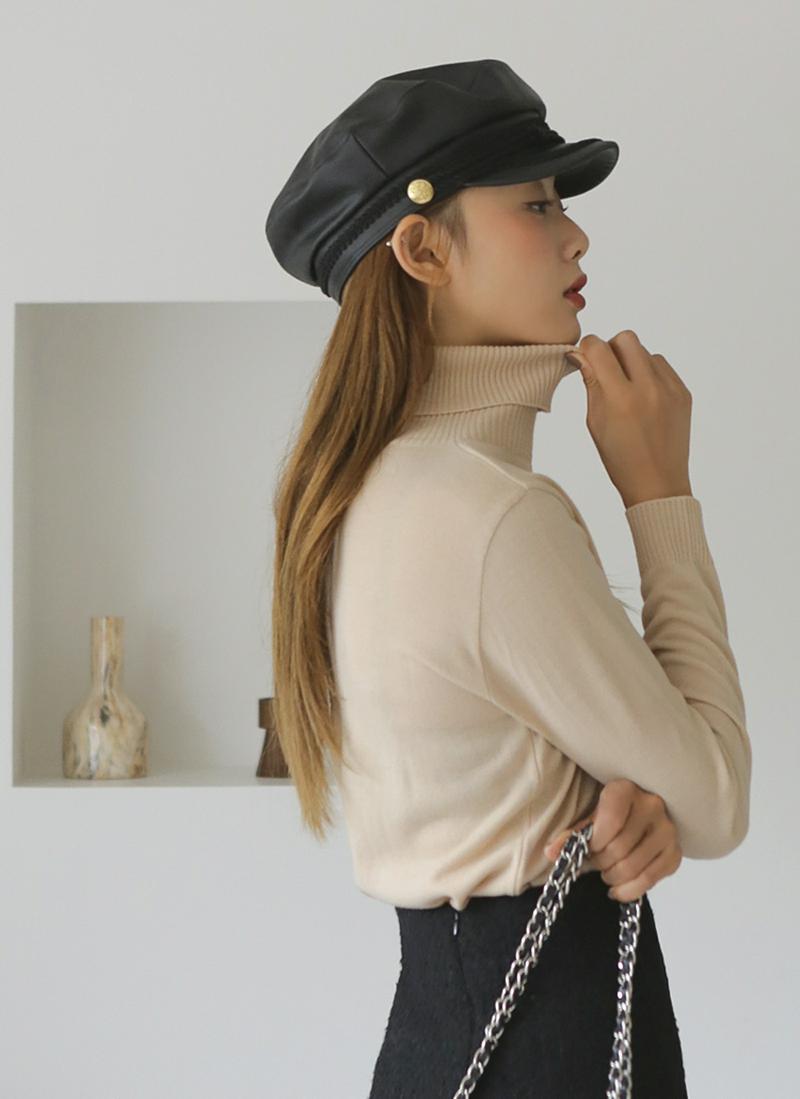 タートルネックアクリルニット