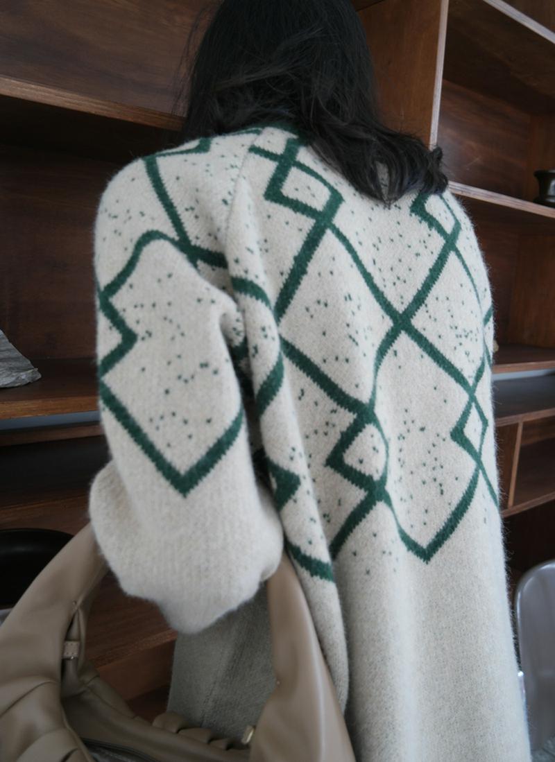 ダイヤパターンニット