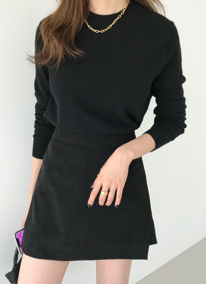 ラウンドネックニット