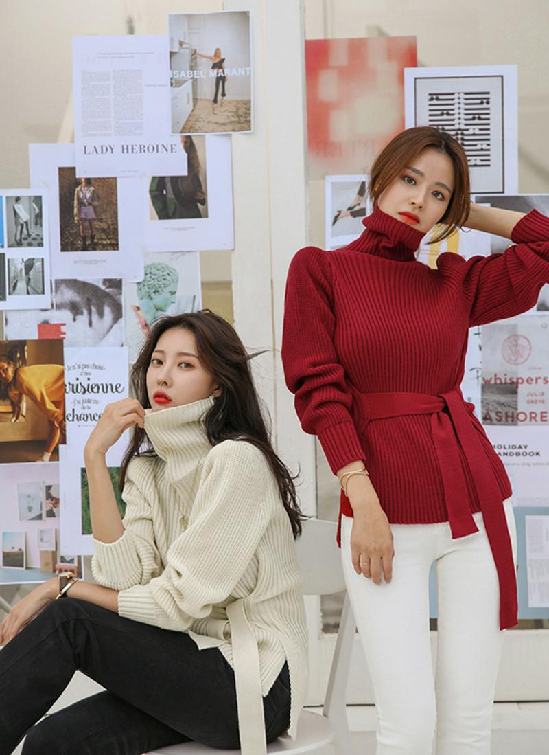 ハイネックウエストストラップニット