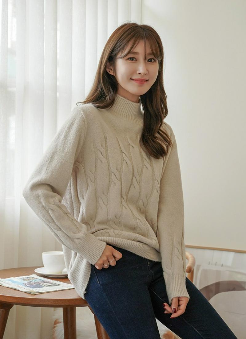 ツイストモックネックニット