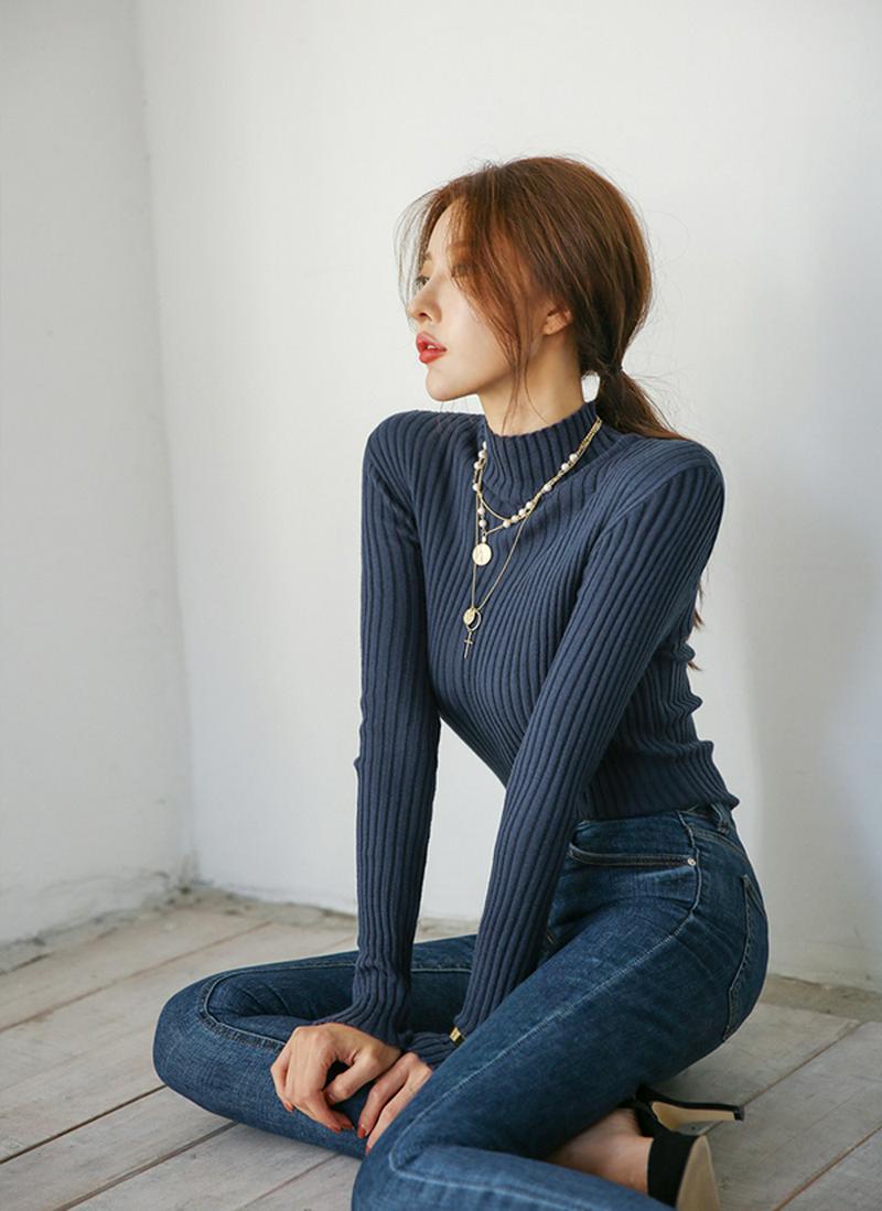 スリムフィットハイネックTシャツ