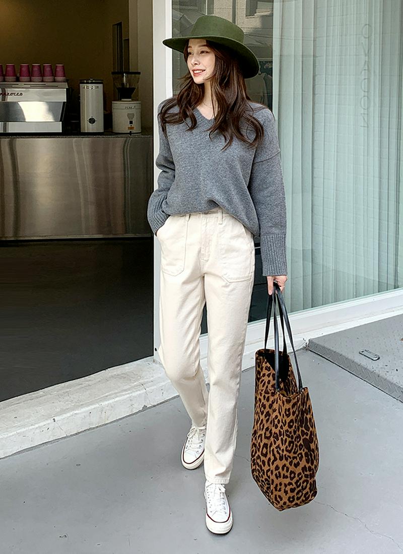 リブヘムVネックニット・全4色