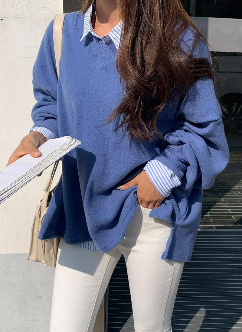 Vネックアクリルブレンドニット