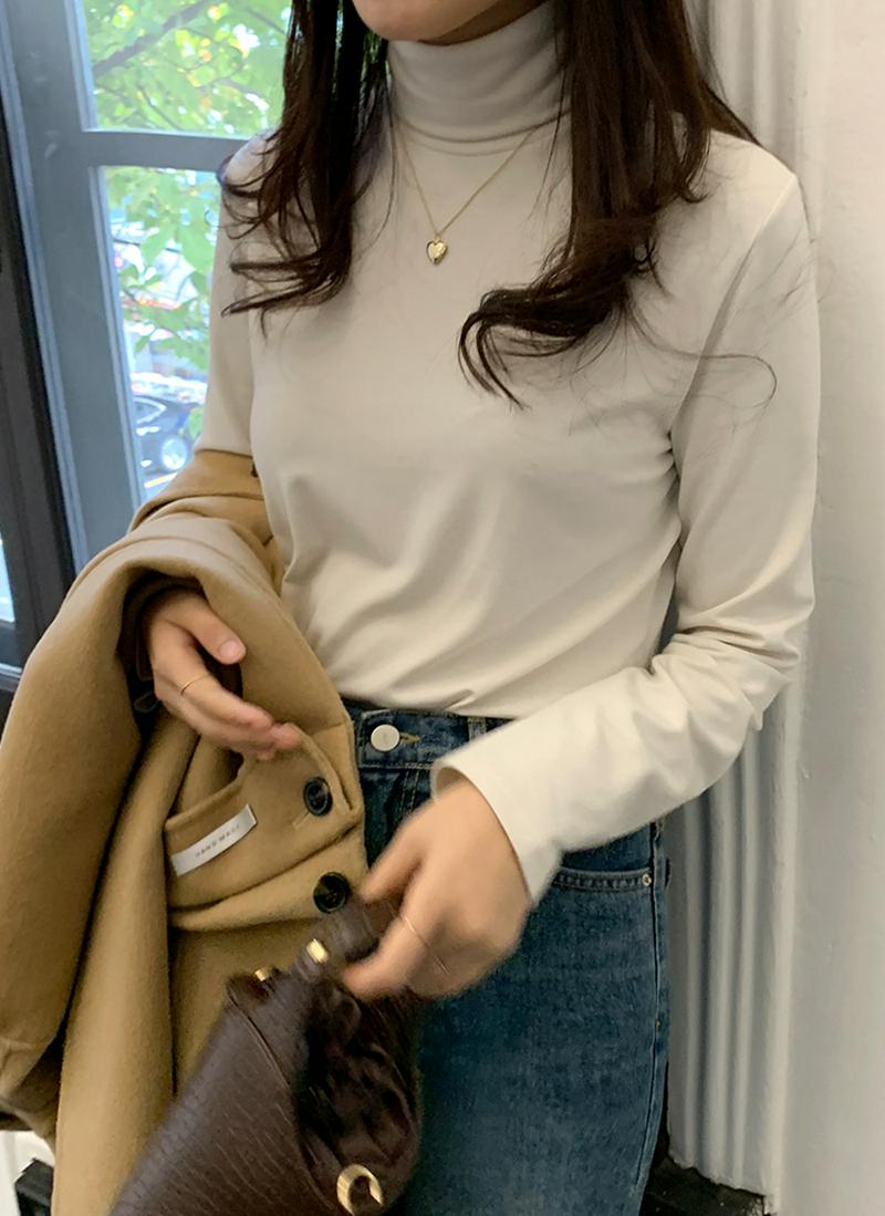 裏起毛タートルネックTシャツ