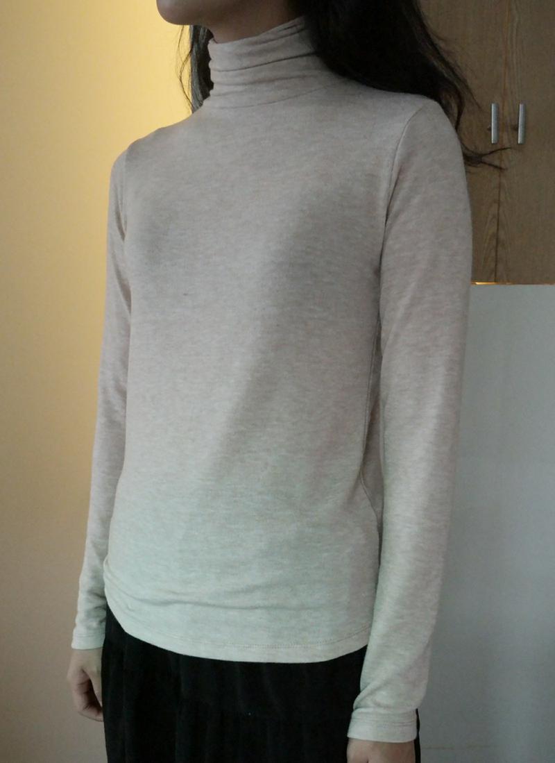 タートルネック長袖Tシャツ