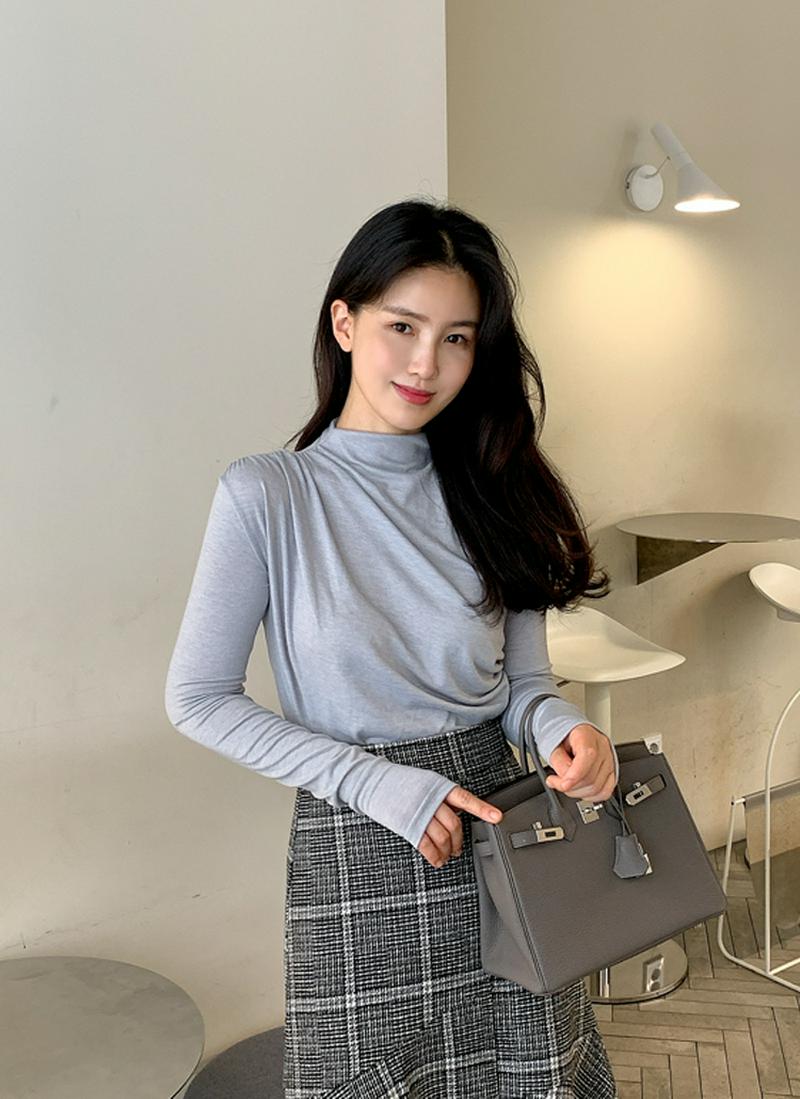 ギャザーラインスリムTシャツ