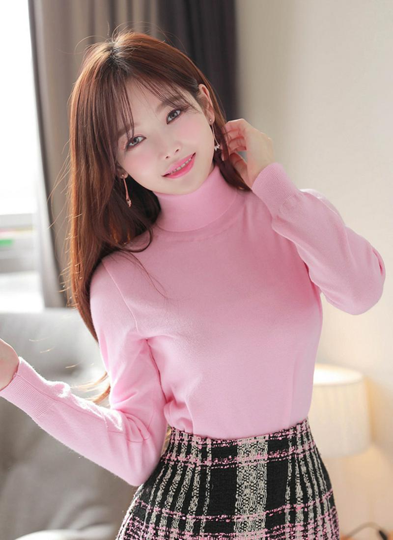 タートルネックカシミヤ混ニット