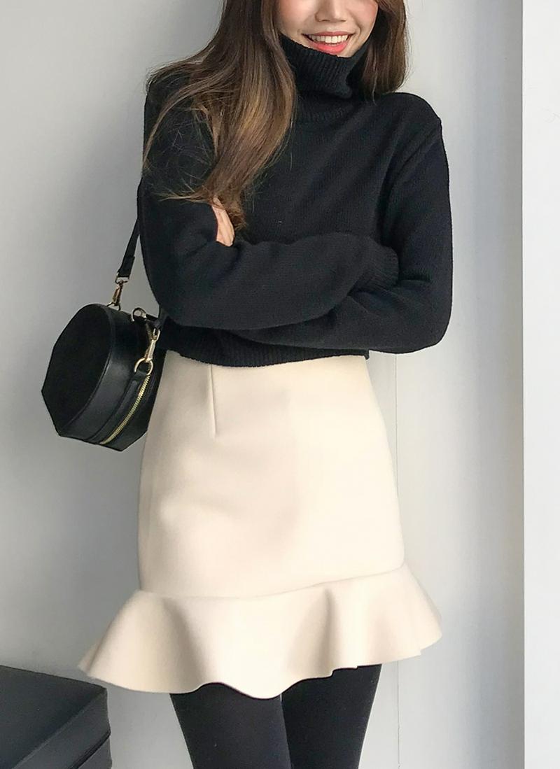 タートルネッククロップドニット