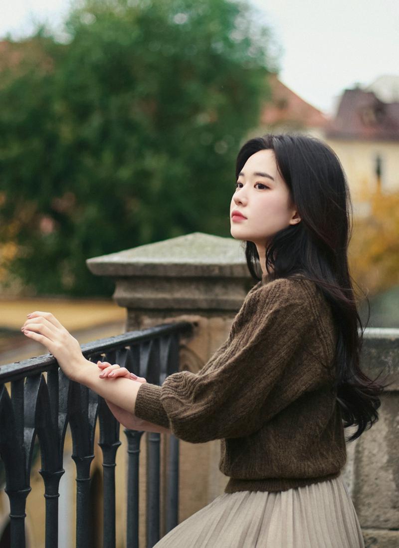 パフスリーブケーブルニット