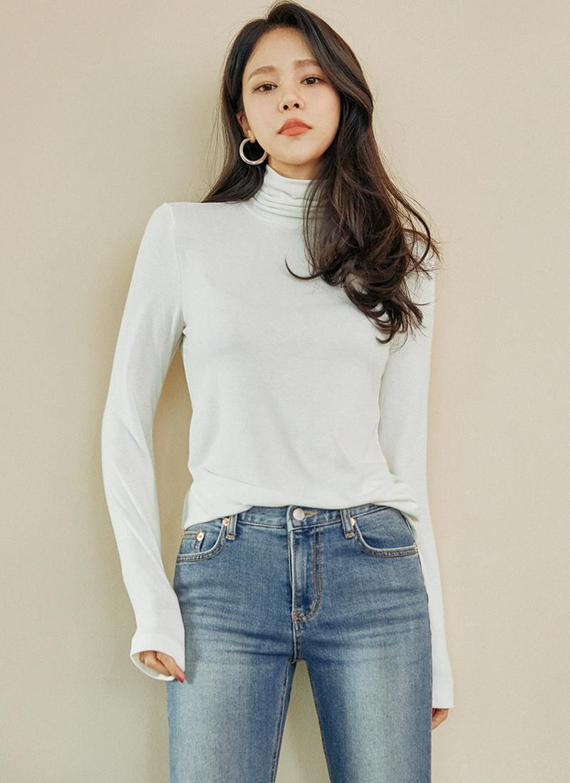 ハイネックTシャツ