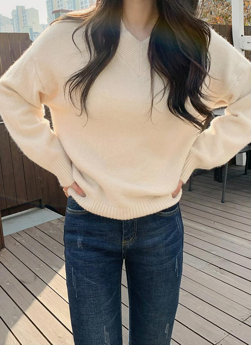 Vネックアクリルブレンドニット