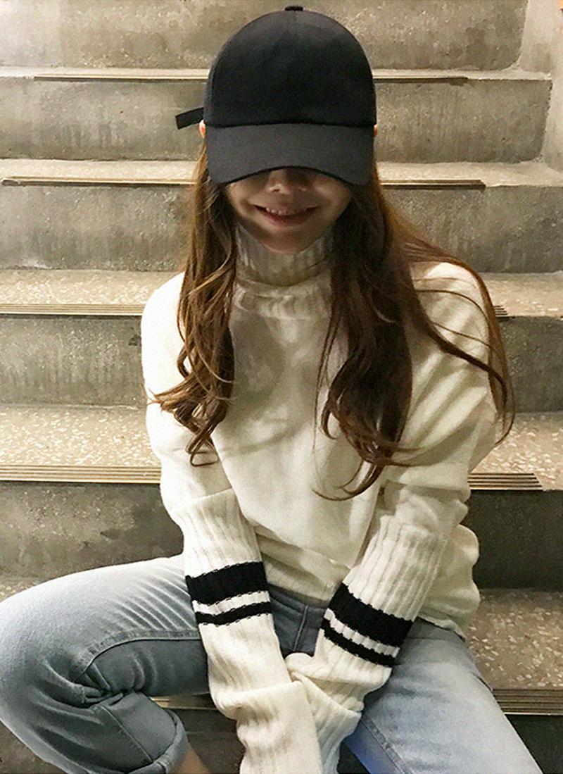 ラインロングスリーブニット