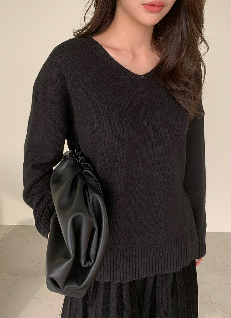 スリットヘムVネックウール混ニット