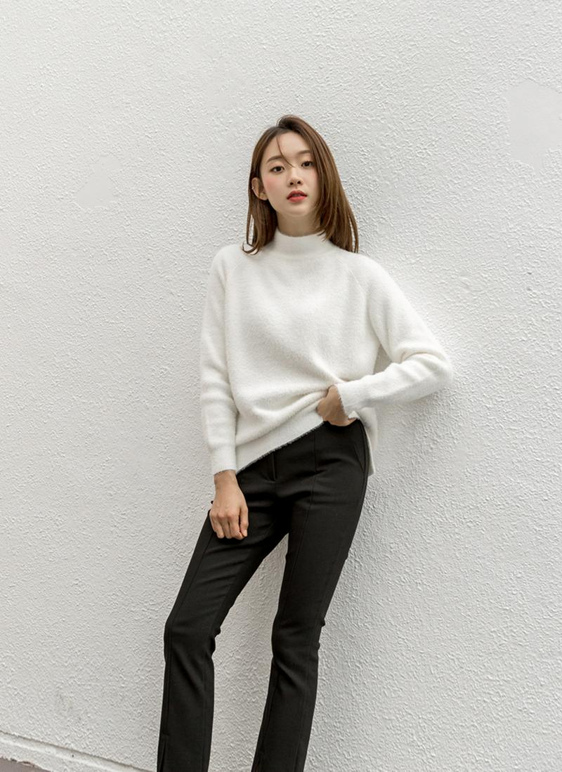 ソフトタッチハイネックニット