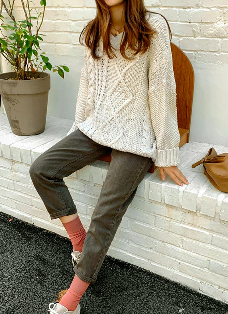 ツイストVネックニット