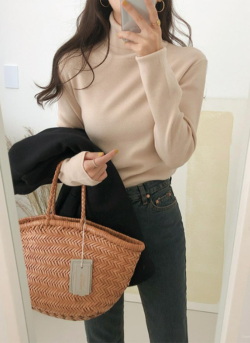 タートルネックレーヨン混ニット