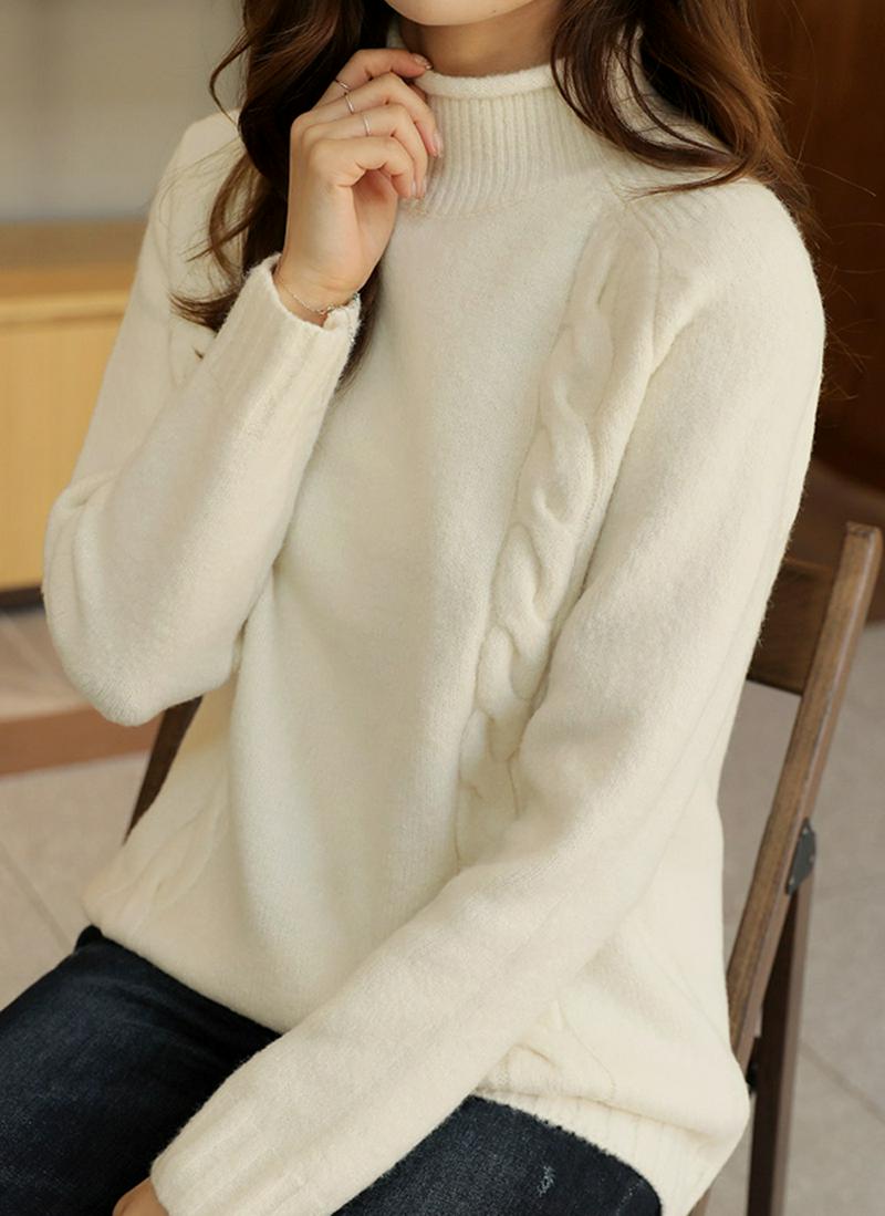 ロールハイネックニット