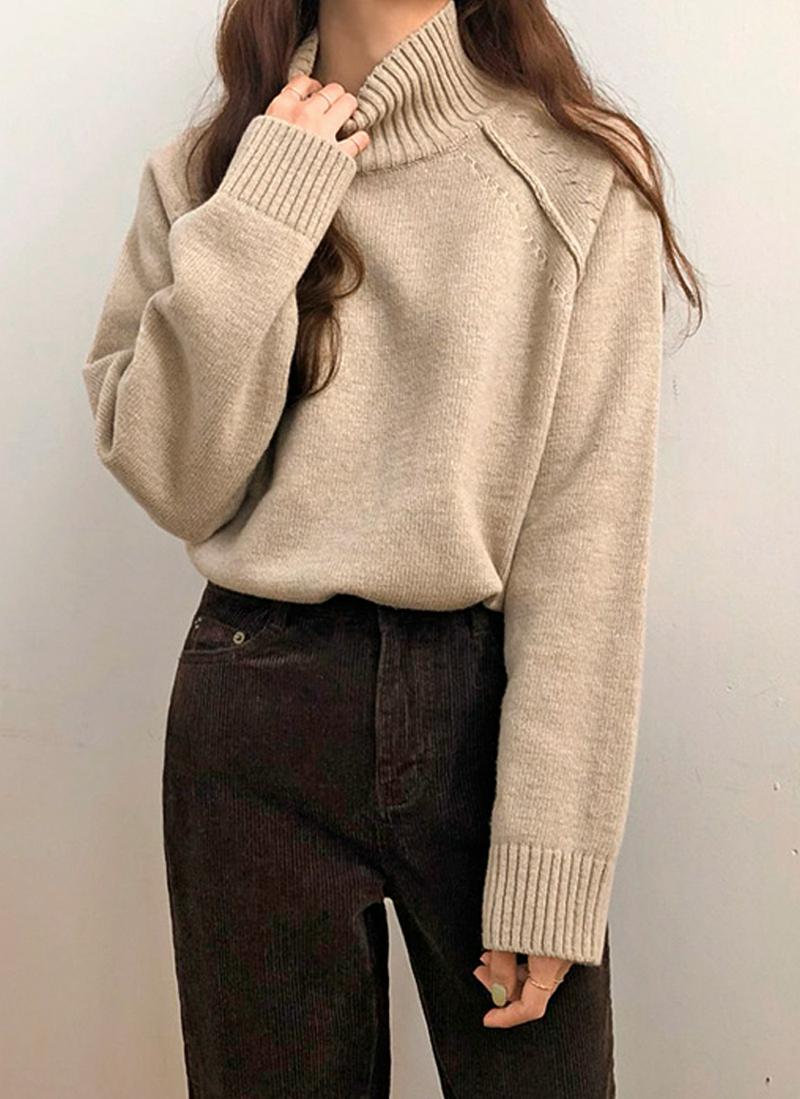 アンバランスヘムハイネックニット