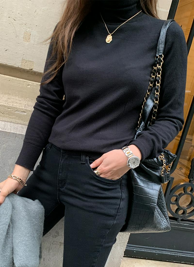 ハイネックソフトニット