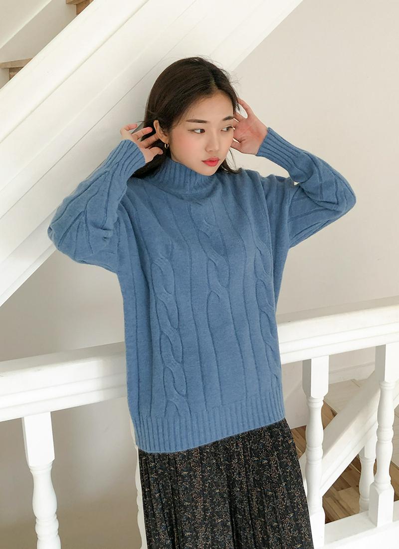 モックネックツイストニット