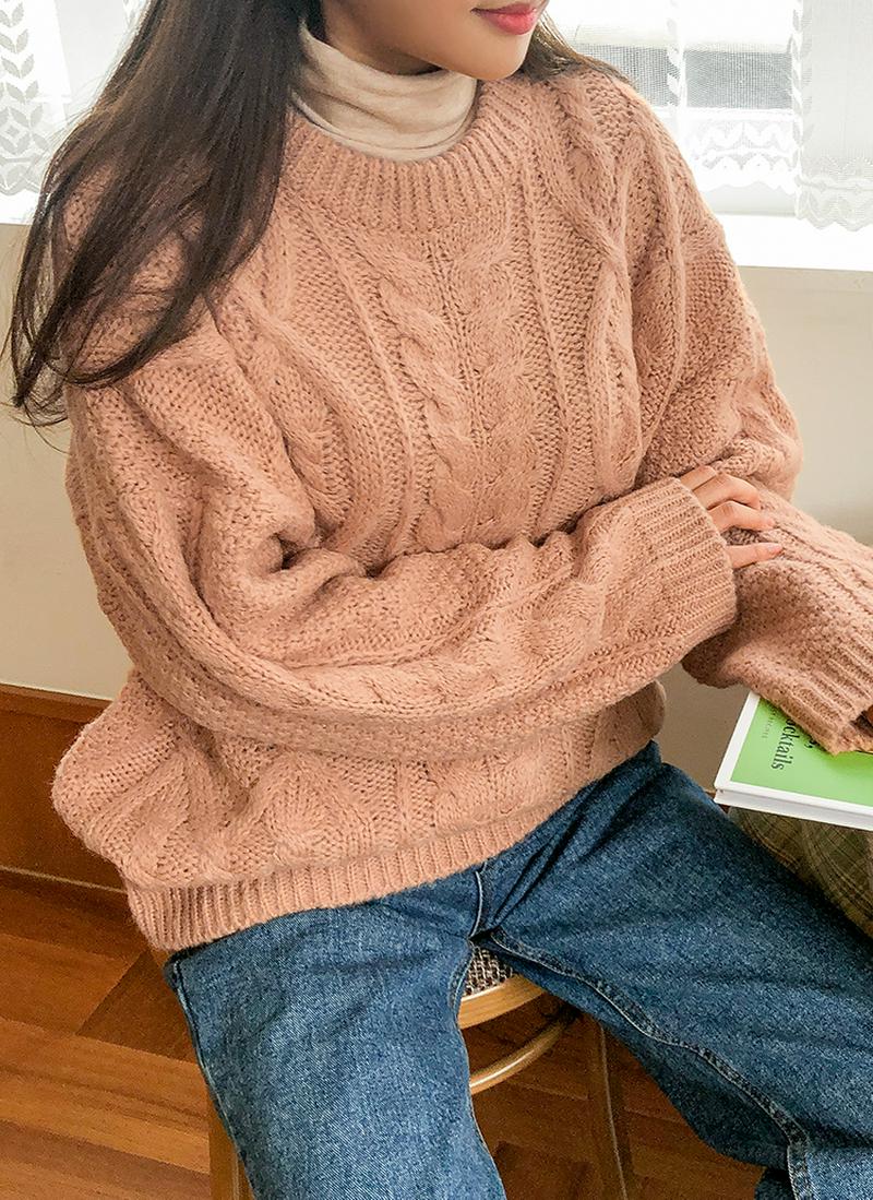 ラウンドネックツイストニット