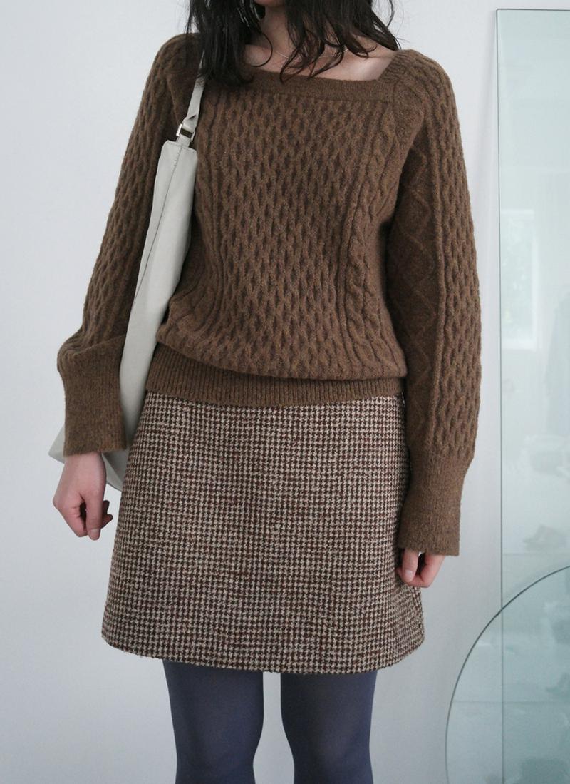 スクエアネックケーブルニット