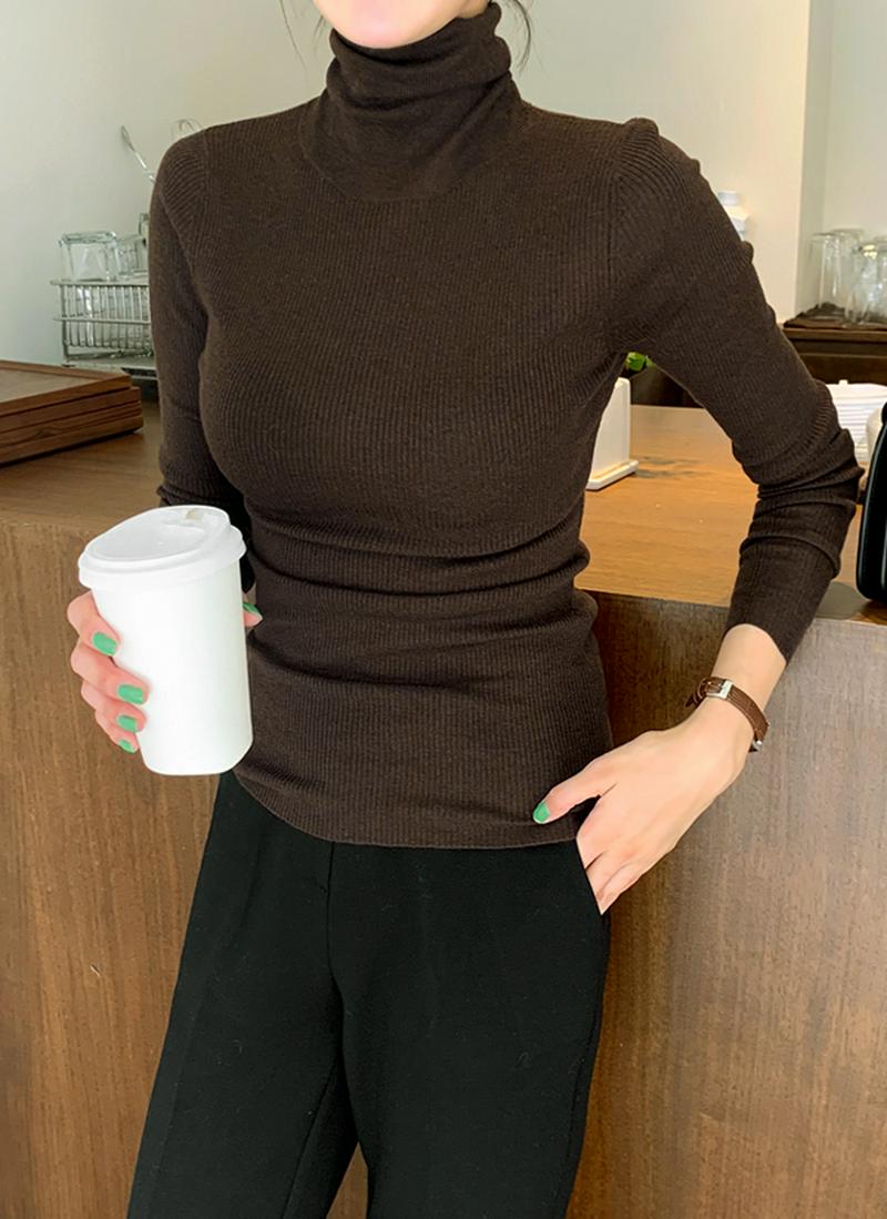 タートルネックリブウール混ニット