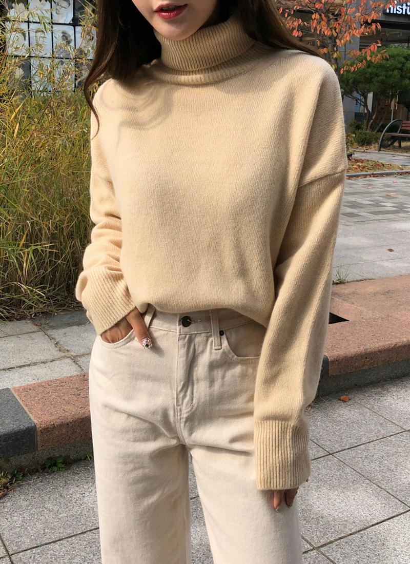 ドロップショルダータートルネックニット