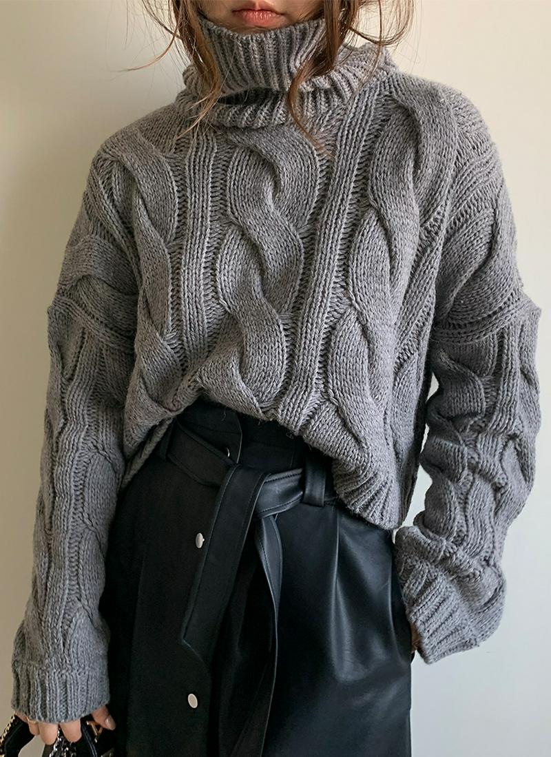 タートルネックケーブルクロップドニット