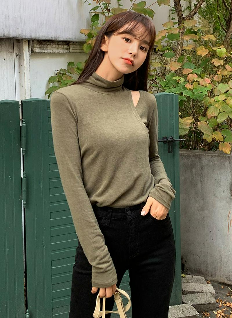 ハイネックショルダーカットTシャツ・全3色