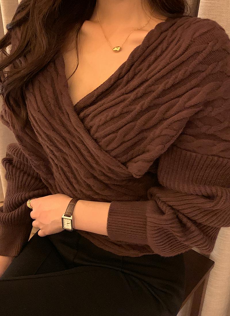 ケーブルカシュクールニット