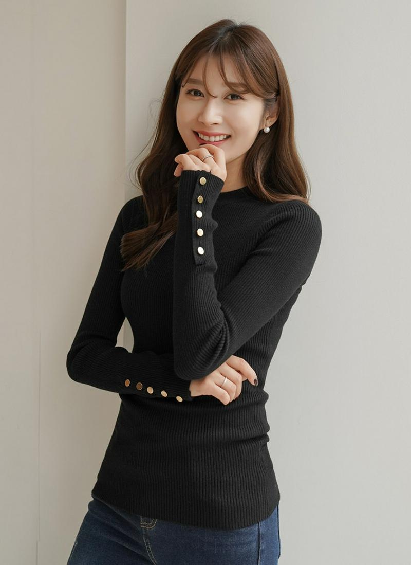 ボタンスリーブリブニット
