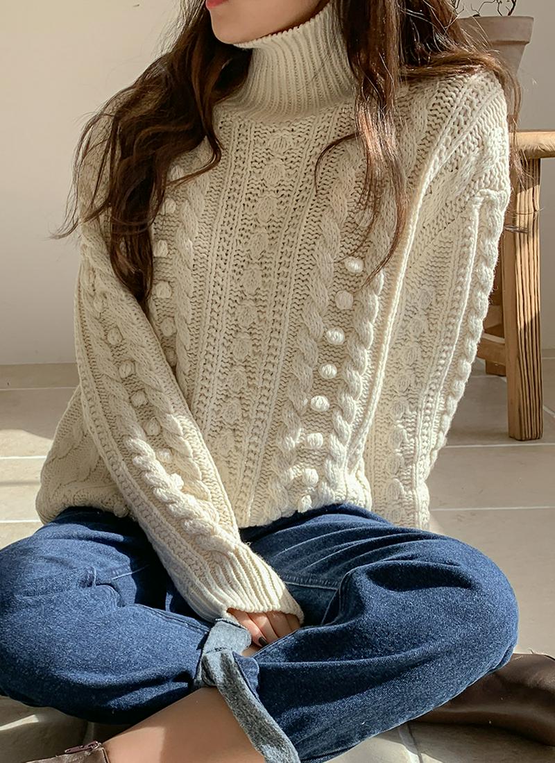 ケーブルポンポンニット