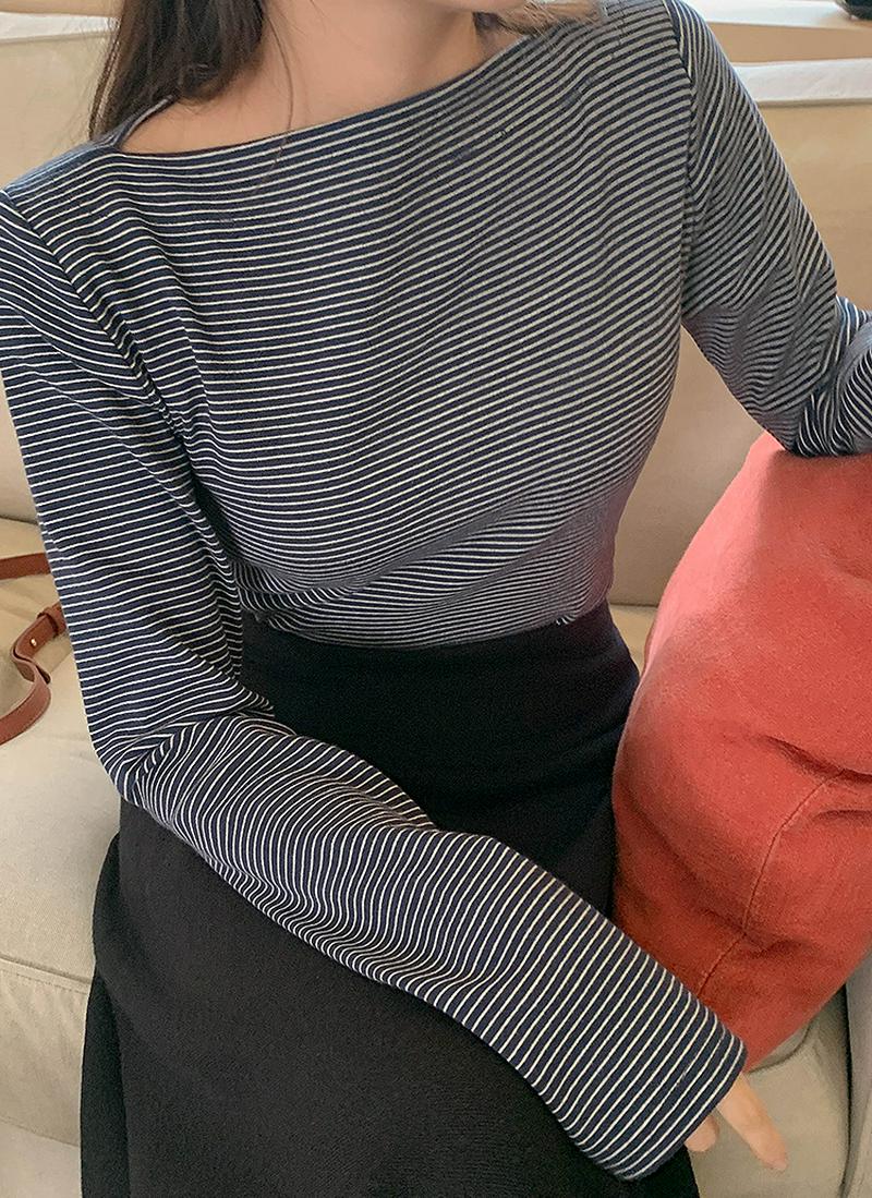 ボーダーボートネックTシャツ