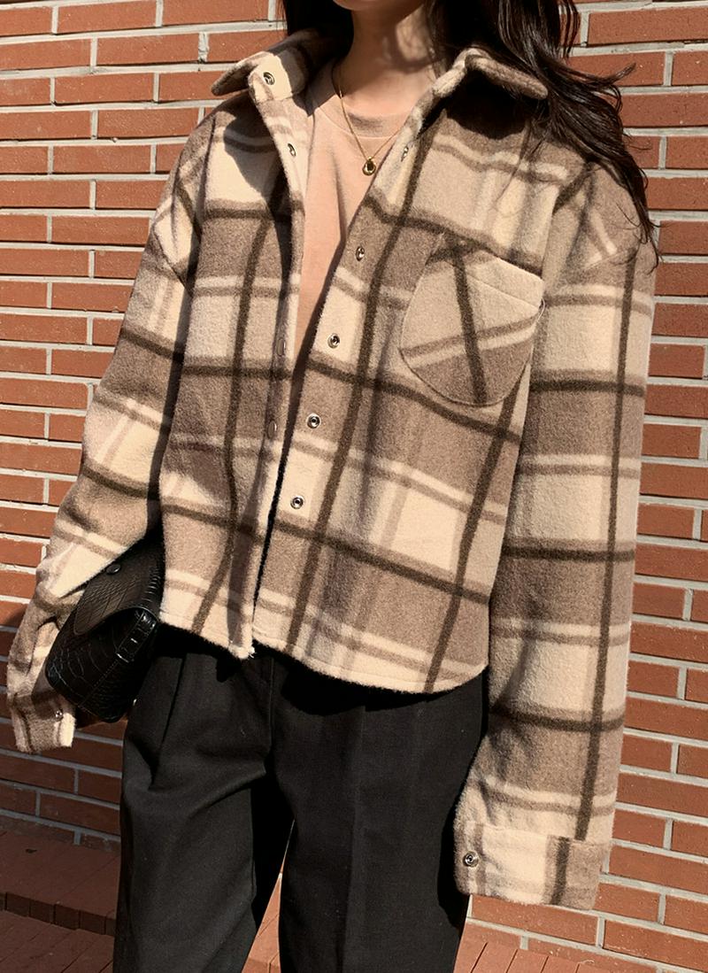 スナップボタンチェックシャツ