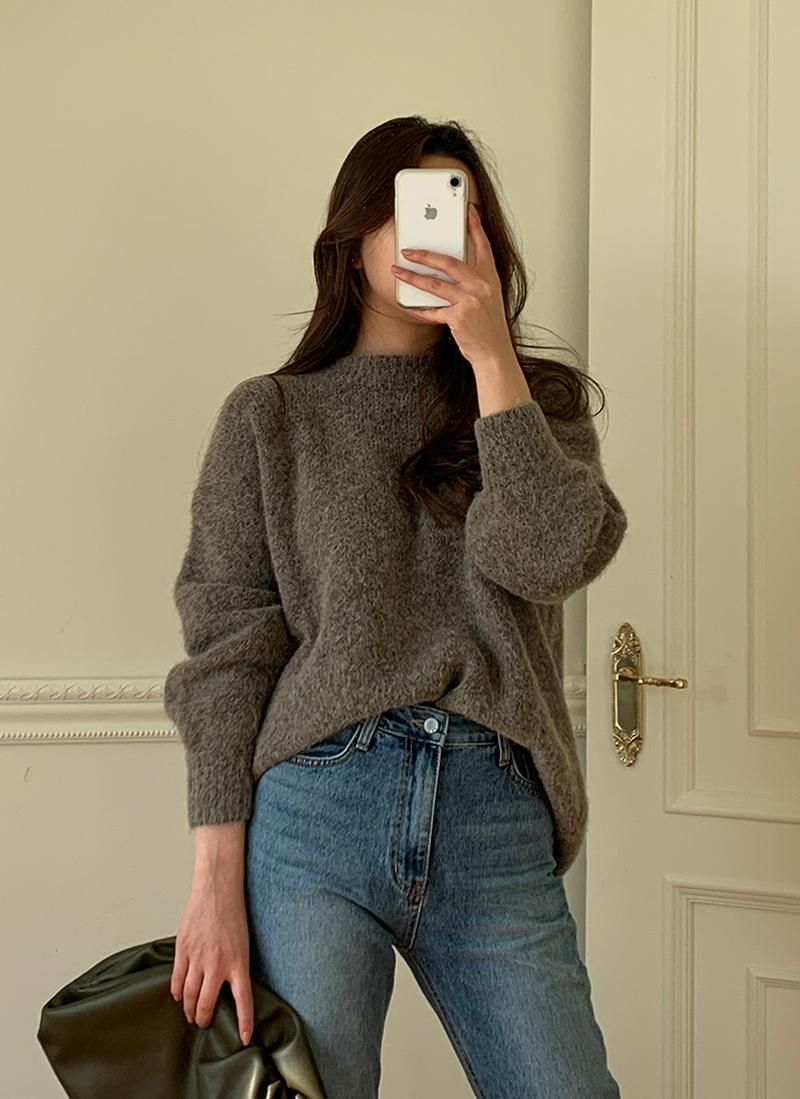 アンゴラ風ラウンドニット