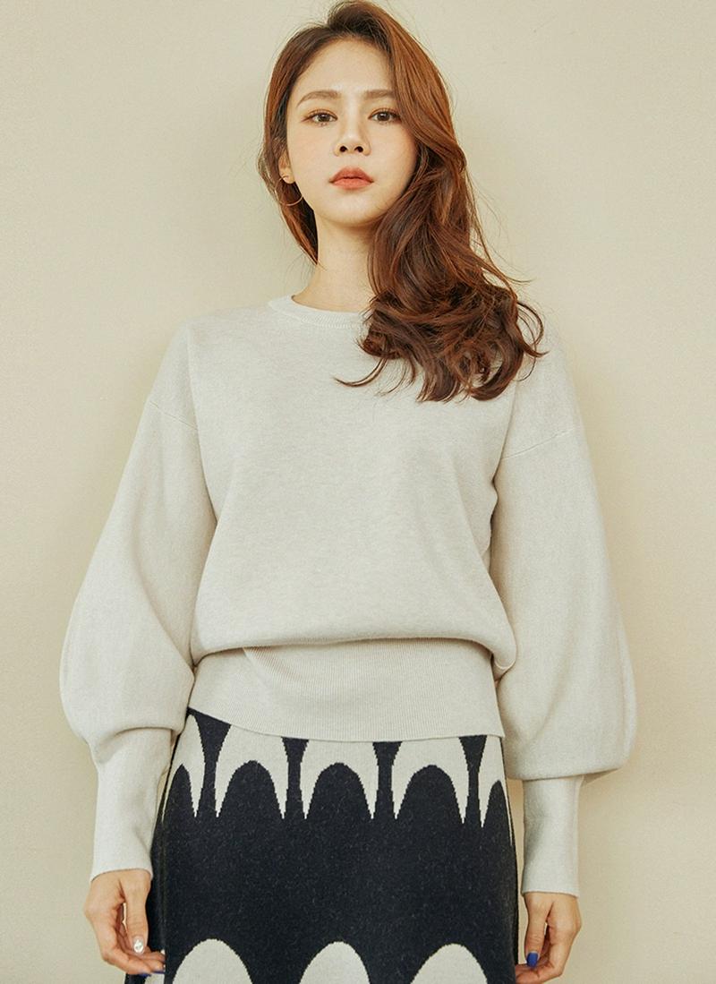 パフスリーブラウンドネックニット